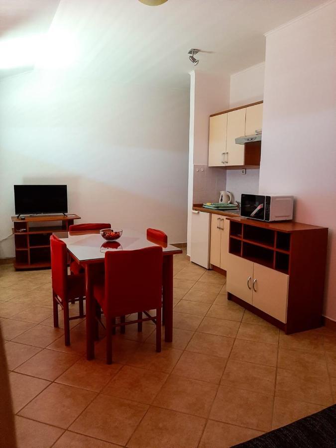 Apartments Cepo Makarska Exterior foto