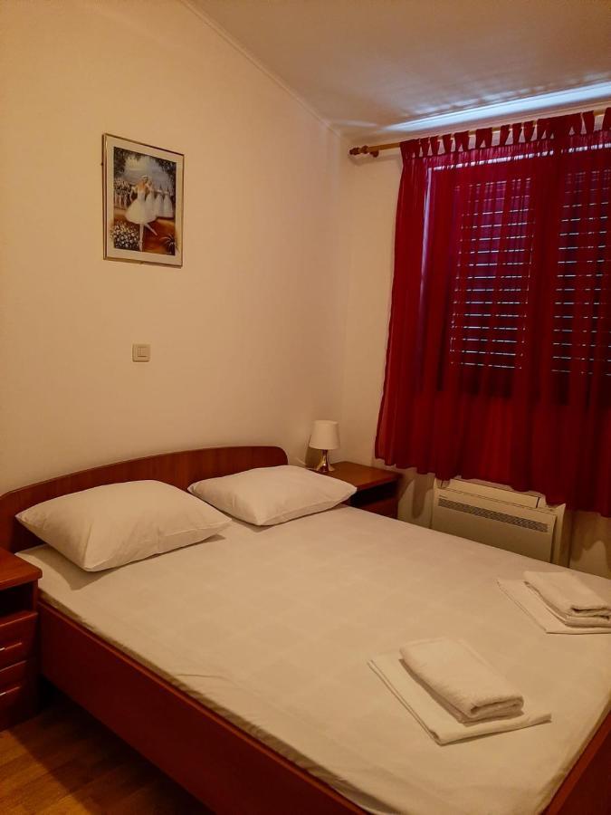 Apartments Cepo Makarska Exterior foto