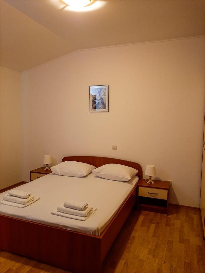 Apartments Cepo Makarska Exterior foto