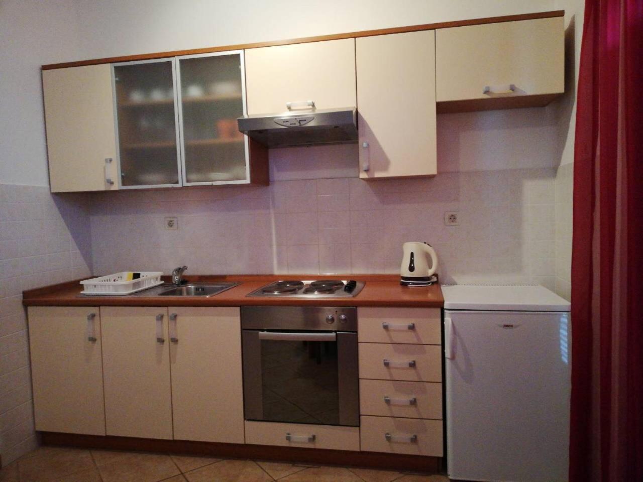 Apartments Cepo Makarska Exterior foto